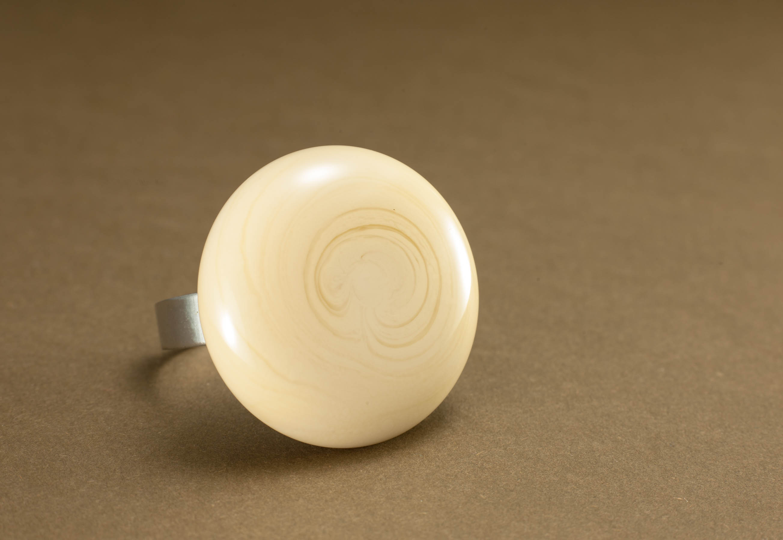 Prsten Jednobojni slonova kost